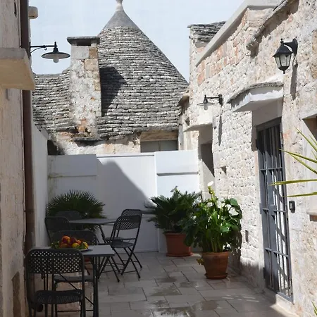 Conversa De Amicis N 8 * Alberobello